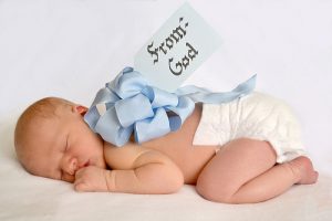 332 Nama Bayi Yang Artinya Hadiah