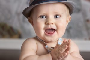 396 Nama Bayi Yang Artinya Ceria